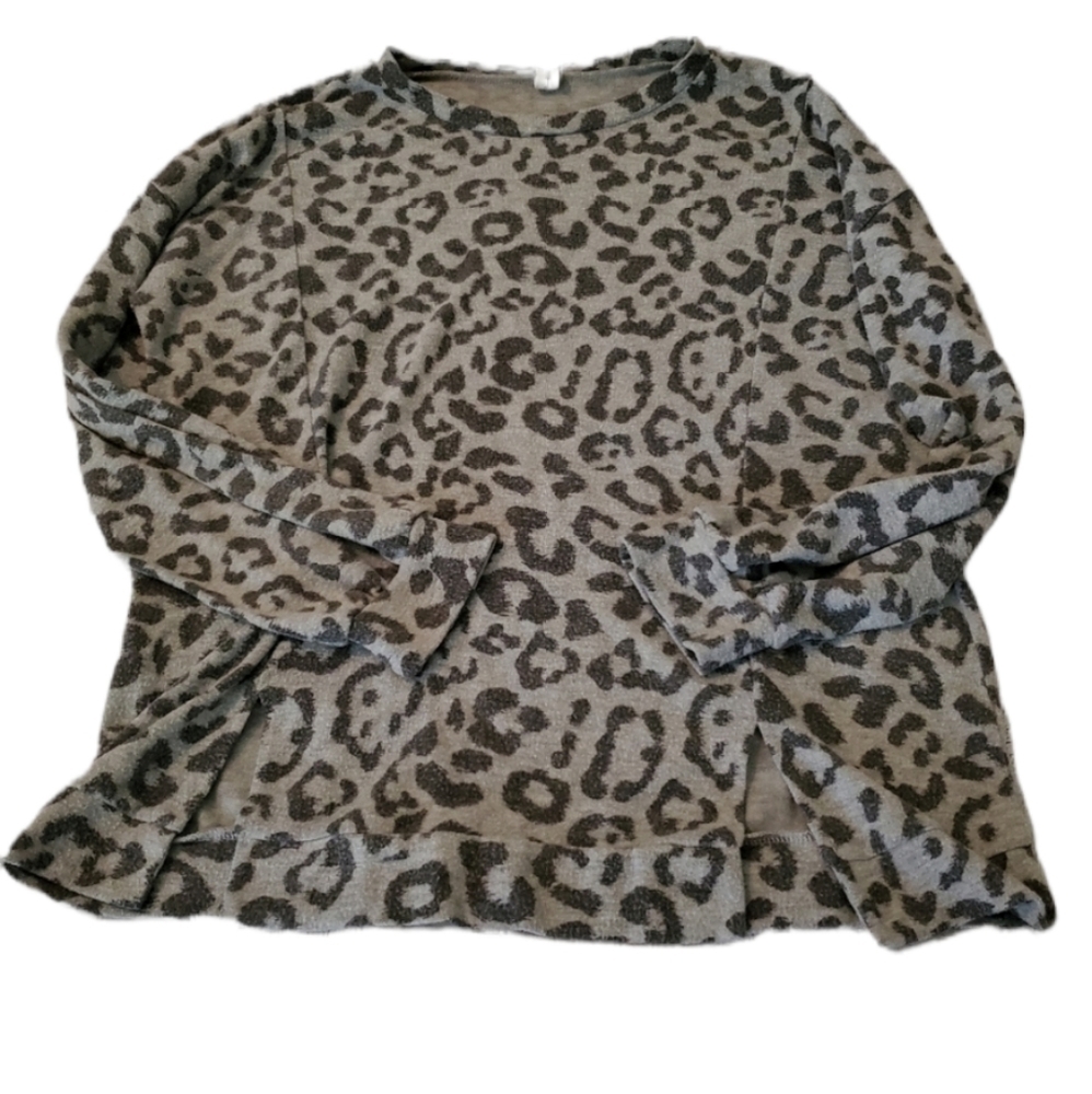 Vanilla Bay Leopard Print top - Picture 2 of 10